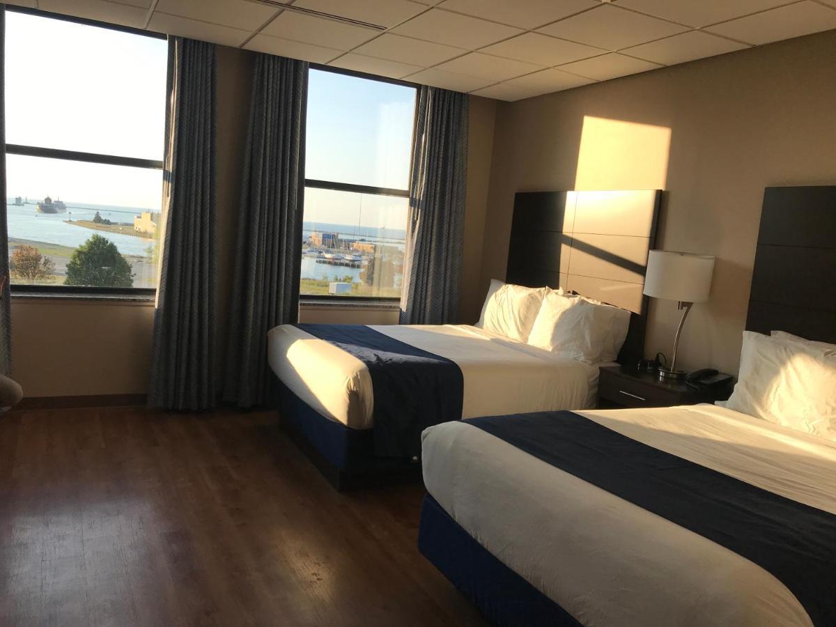 Ariel Broadway Hotel Lorain Buitenkant foto