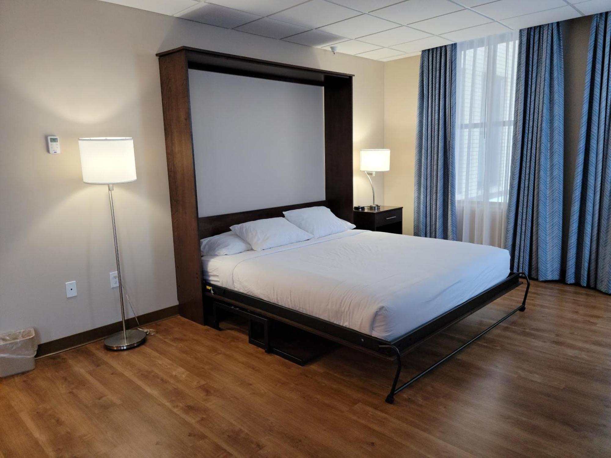 Ariel Broadway Hotel Lorain Buitenkant foto